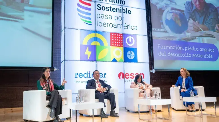 Panel: La formación, piedra angular del desarrollo sostenible